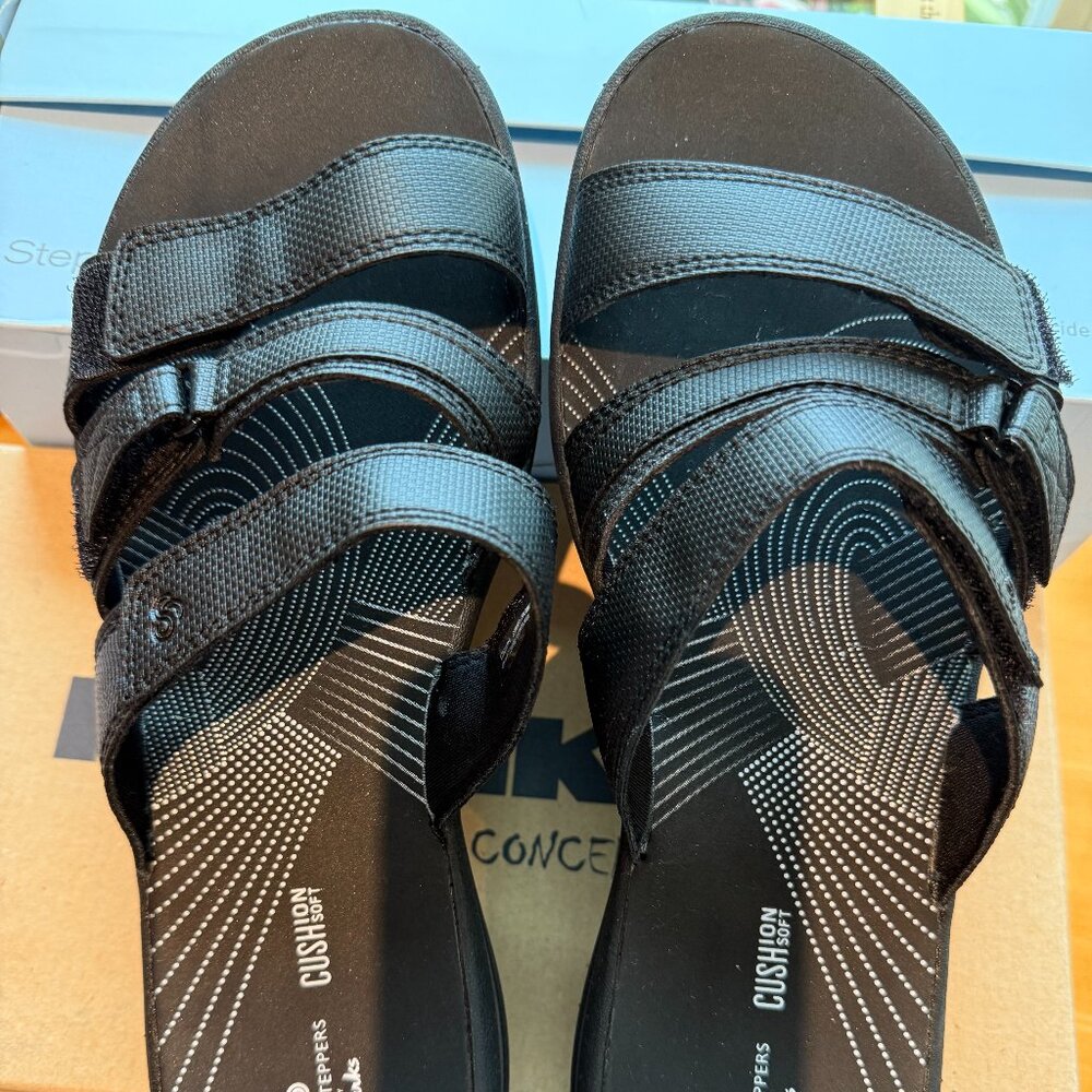 Cloudsteppers by Clarks Textured Black Sandals
